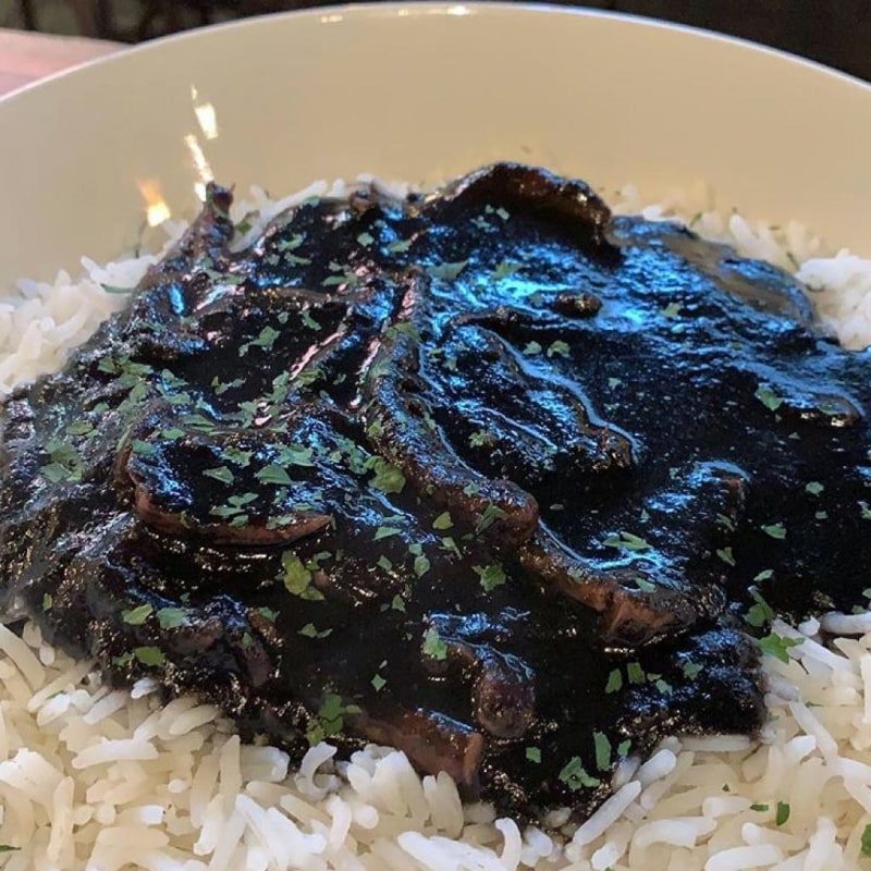 Guiso de choupa en tinta